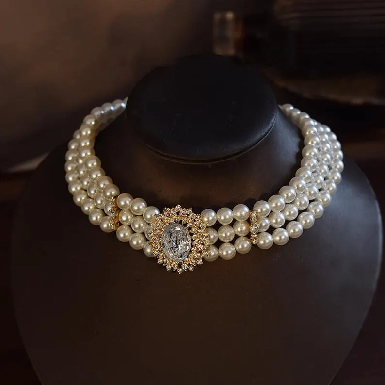 Elegant Layered Pearl Necklace